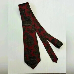 Vintage Hyde Park 100% silk necktie